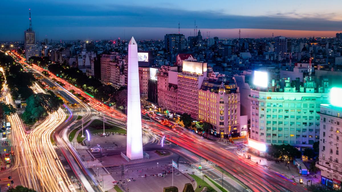 Read more about the article Why Summer Break is a Great Time to Study Abroad in Argentina